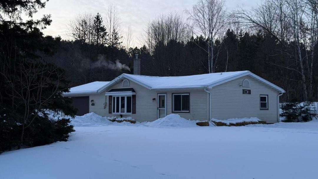 Wauksaukee House | Zen Cottage in Middle Inlet Recharge in Nature