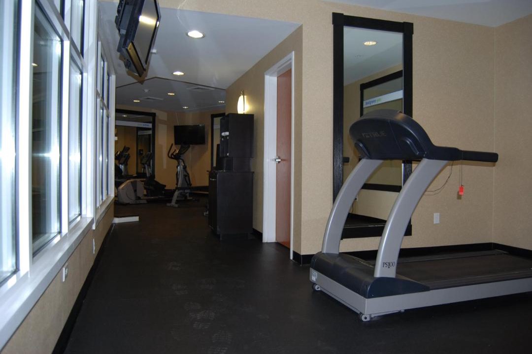 Auburn Hills Hotel | Holiday Inn Express Hotel & Suites Auburn Hills by IHG