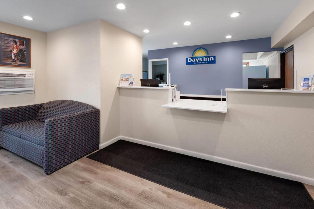 Mackinaw City Hotel | Days Inn by Wyndham Mackinaw City - Bridgeview Area