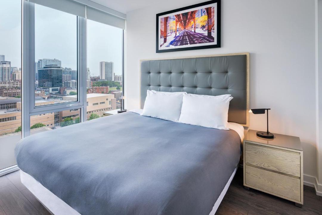 Near North Side Hotel | Level Chicago Old Town