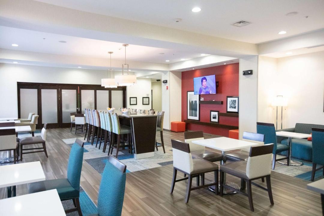 Toledo Hotel | Hampton Inn Toledo Oregon