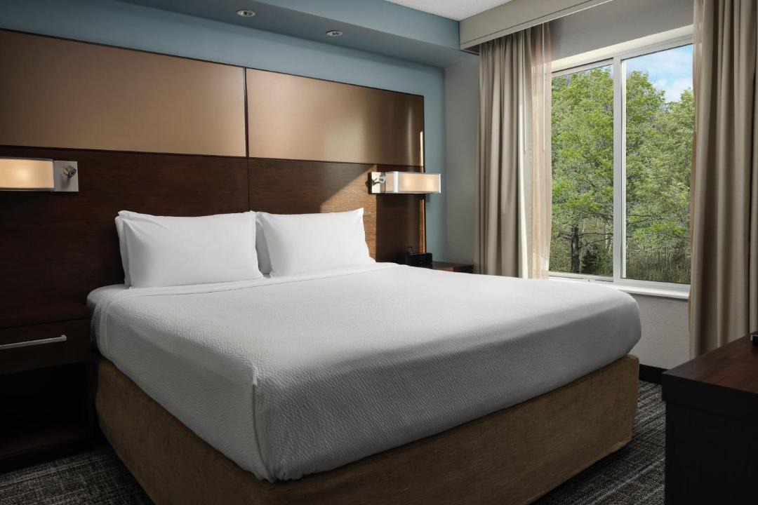 East Paris Hotel | Residence Inn by Marriott Grand Rapids Airport