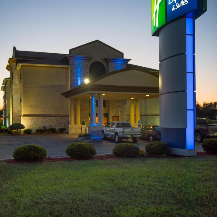 Wauseon Hotel | Holiday Inn Express Hotel & Suites Wauseon by IHG