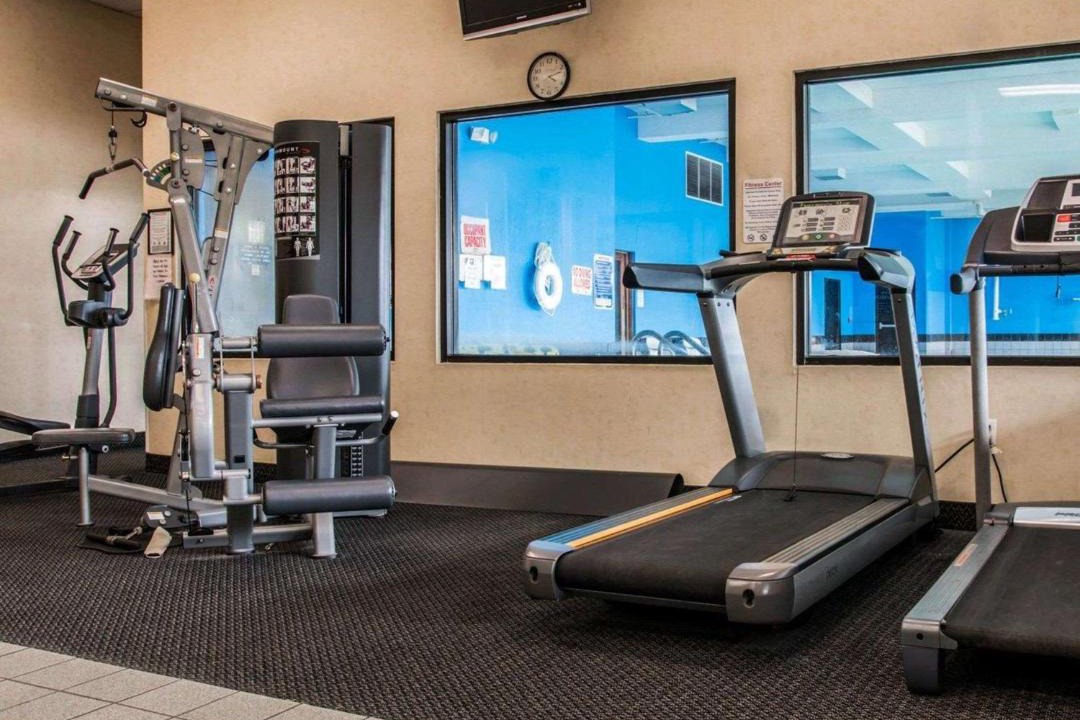 Waterford Hotel | American Inn & Suites