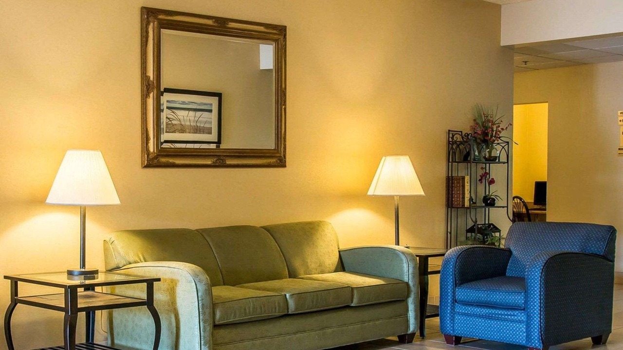 Photo of Livingroom in Whitehall