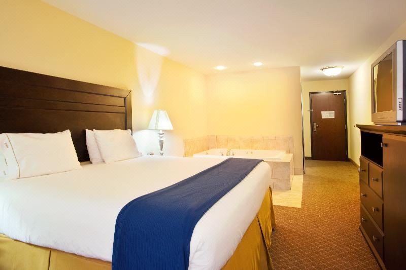 Photo of Bedroom in Lansing