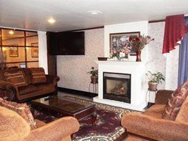 Photo of Livingroom in Kalamazoo