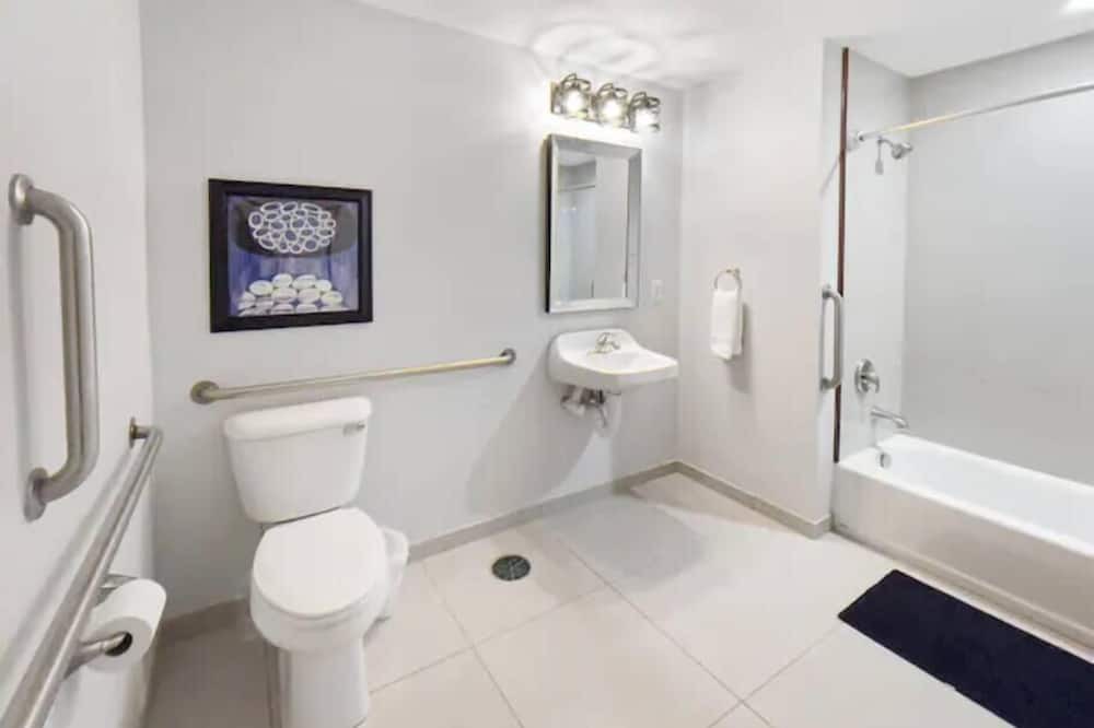 Photo of Bathroom in Roseland
