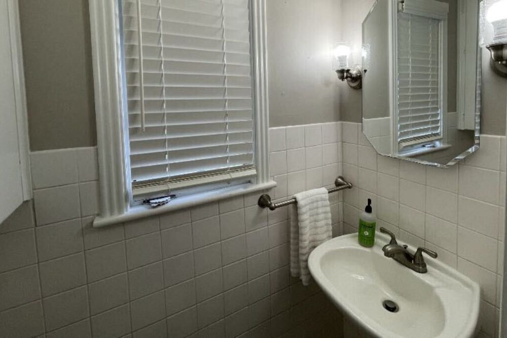 Photo of Bathroom in Northshore Triangle