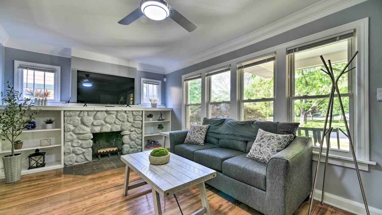 Photo of Livingroom in Dearborn