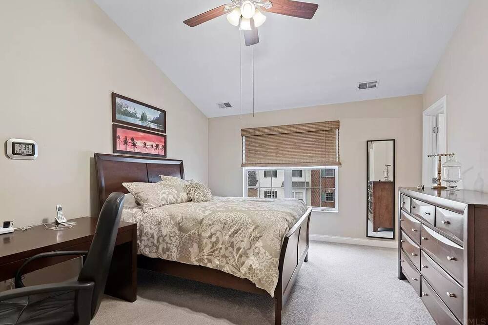 Photo of Bedroom in Roseland