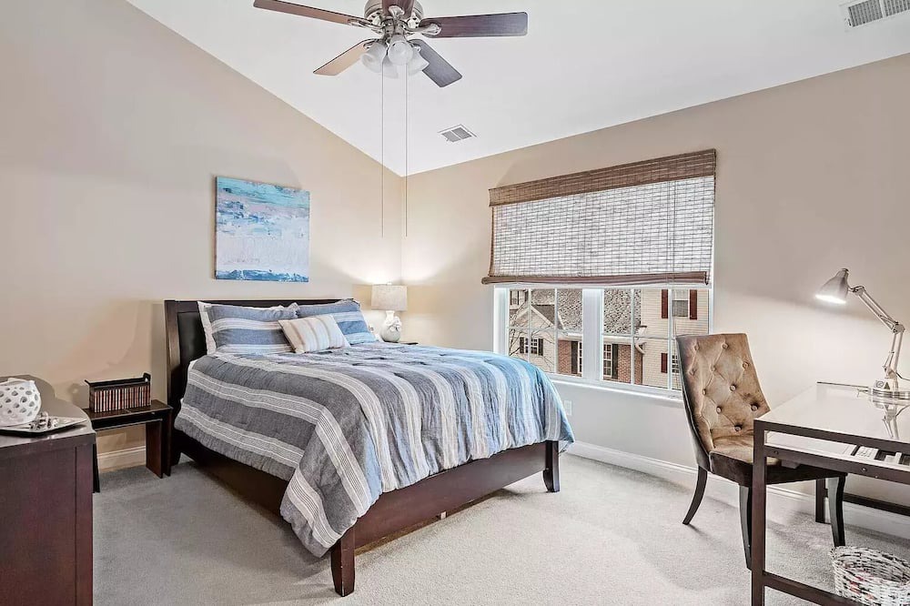 Photo of Bedroom in Roseland