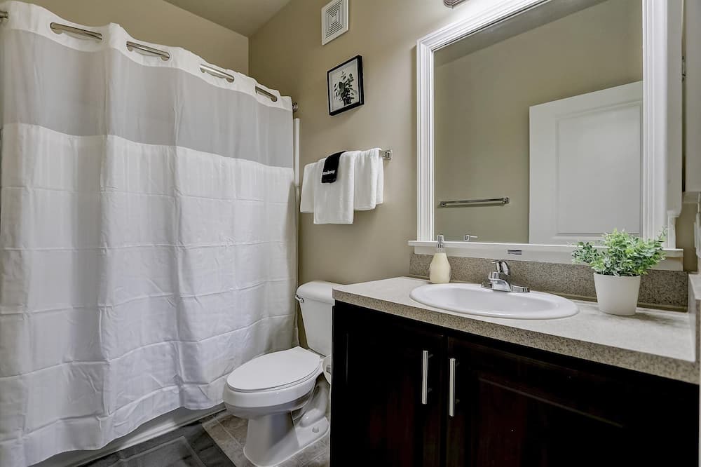 Photo of Bathroom in Roseland
