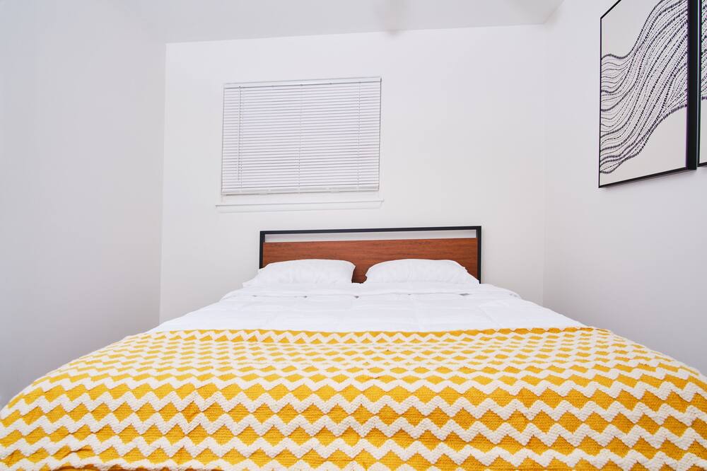 Photo of Bedroom in Pontiac