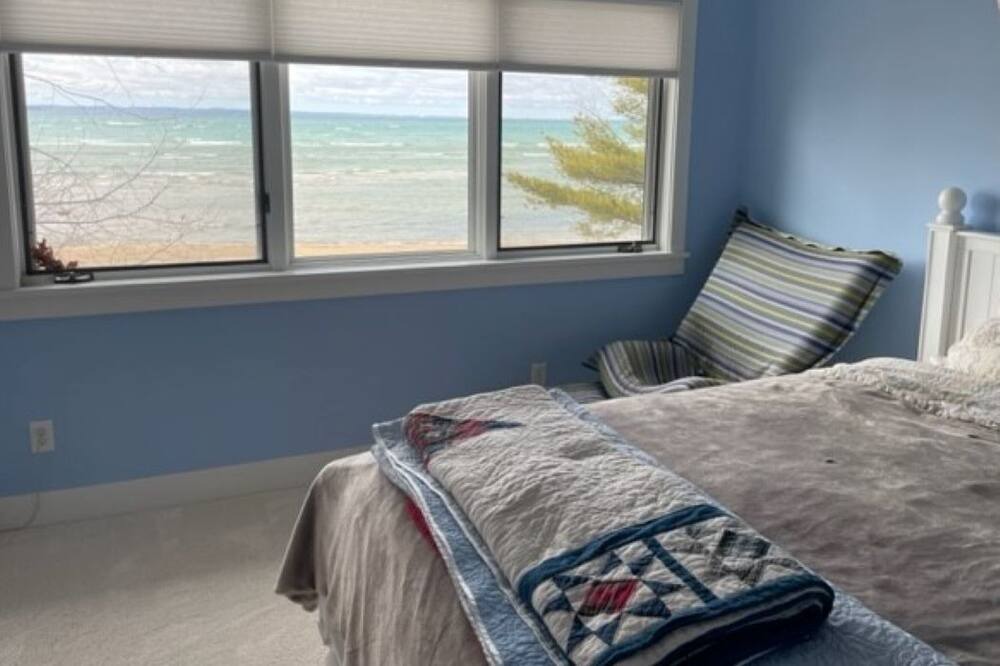 Photo of Bedroom in Kewadin
