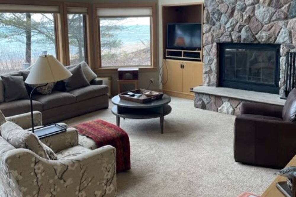 Photo of Livingroom in Kewadin