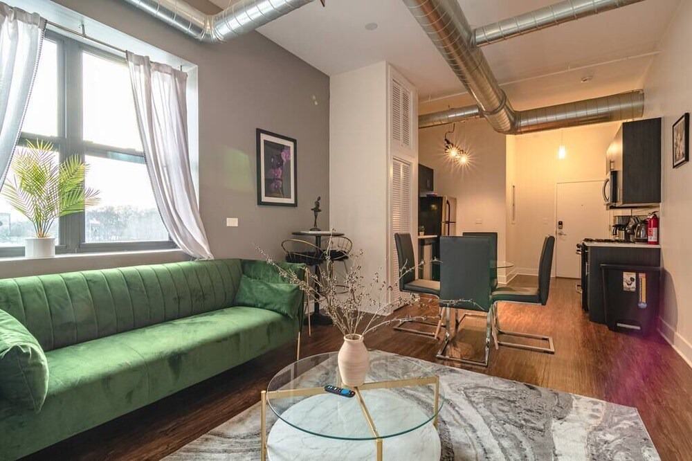 Photo of Livingroom in Near South Side