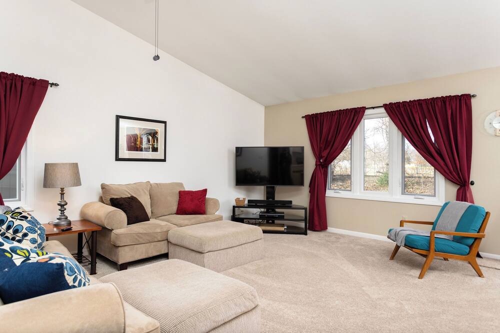 Photo of Livingroom in Saline