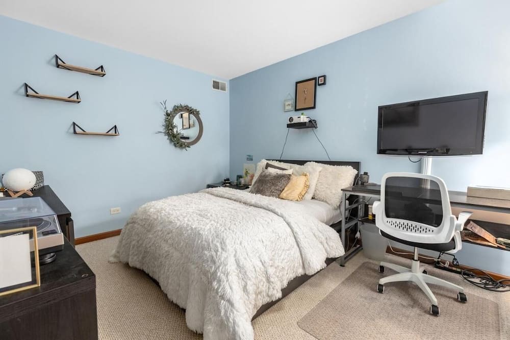 Photo of Bedroom in Romeoville