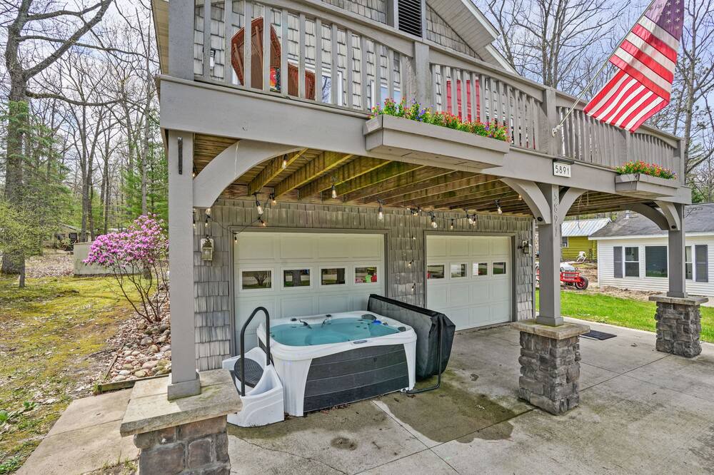 Photo of Outdoor in Higgins Lake