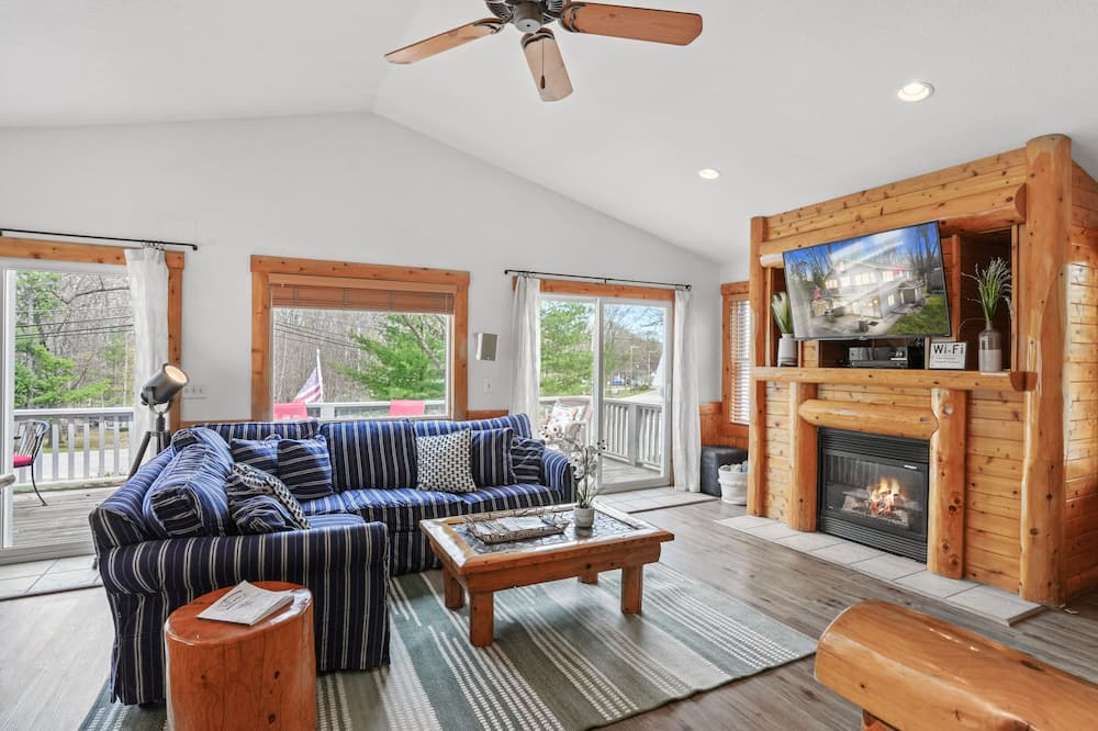 Photo of Bedroom in Higgins Lake