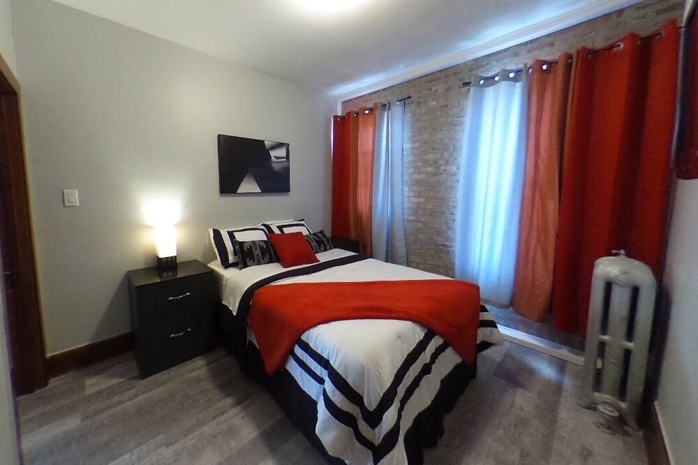 Photo of Bedroom in Whiting