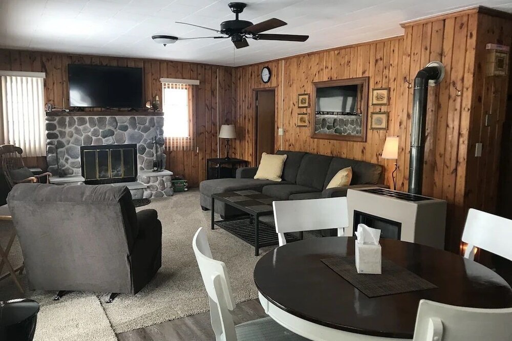 Photo of Livingroom in West Branch