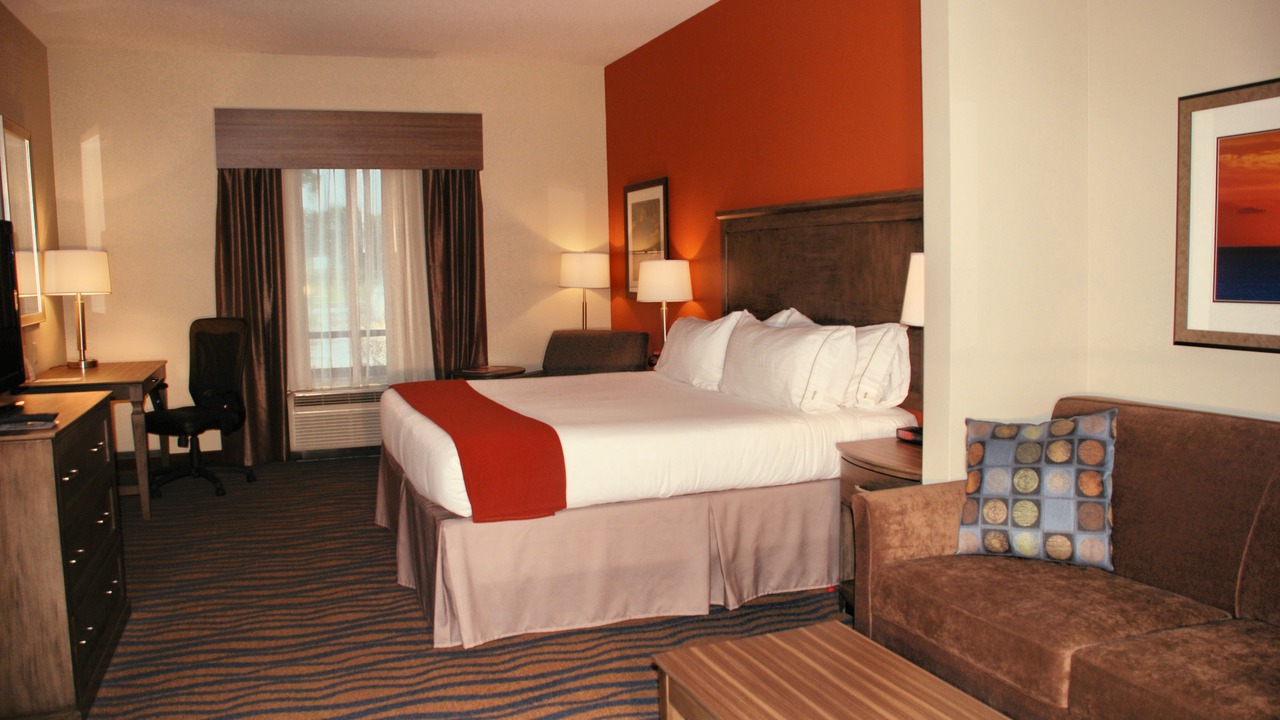 Photo of Bedroom in Morgan City