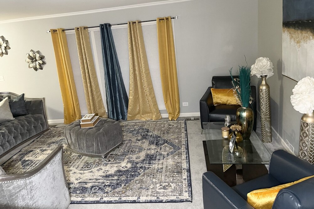 Photo of Livingroom in Lisle