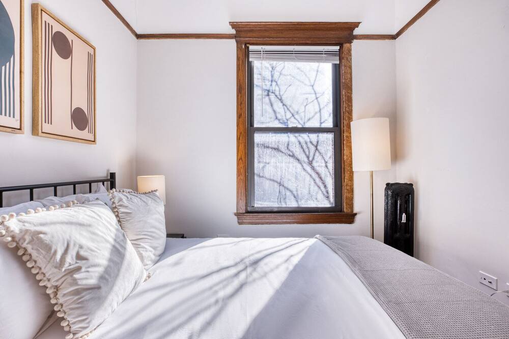 Photo of Bedroom in Wrigleyville