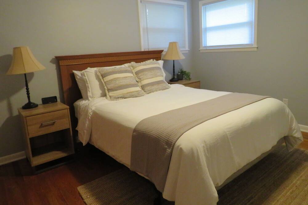 Photo of Bedroom in Three Oaks