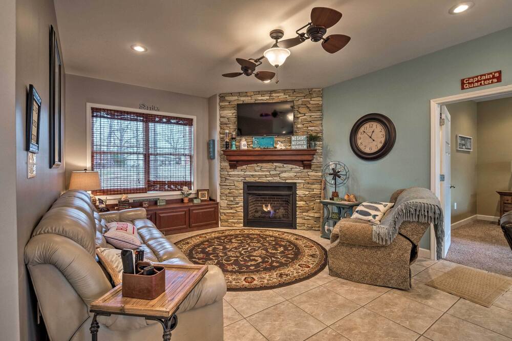Photo of Livingroom in Gilbertsville