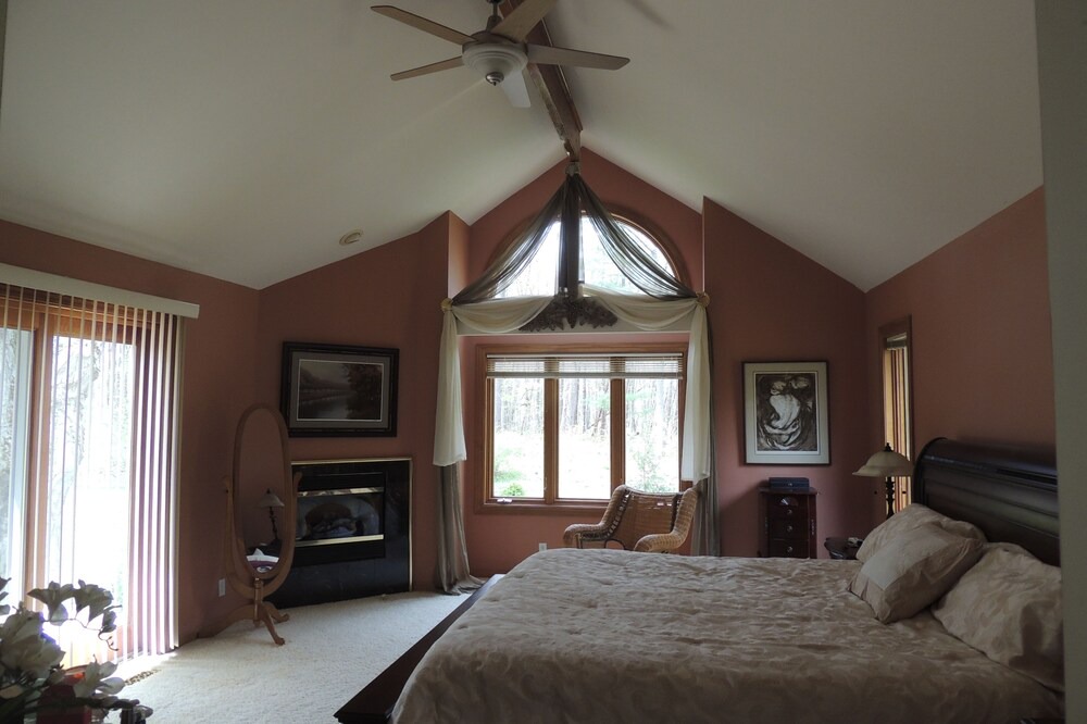 Photo of Bedroom in Spring Lake