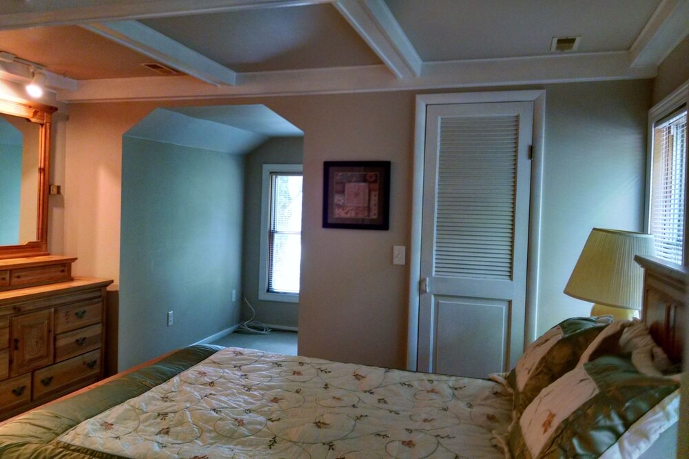 Photo of Bedroom in Spring Lake