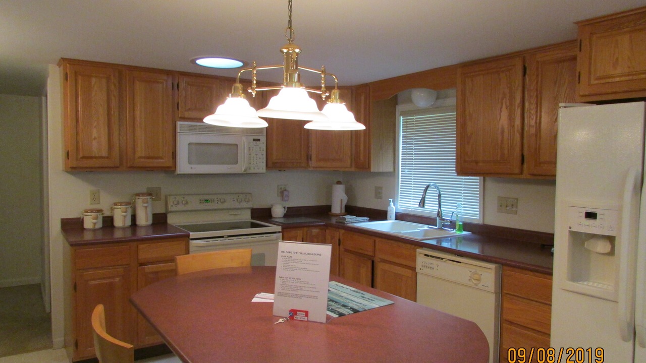 Photo of Kitchen in Higgins Lake