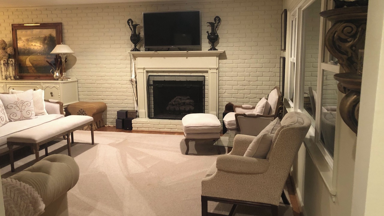 Photo of Livingroom in Lexington