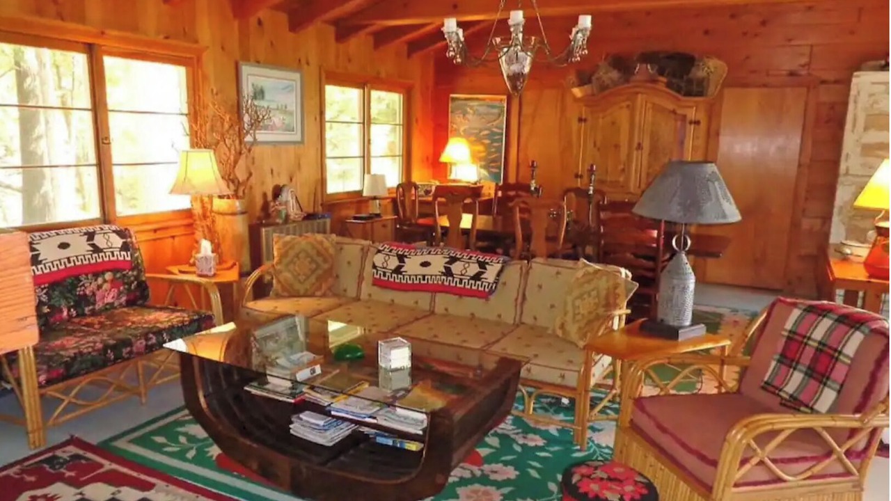 Photo of Livingroom in Menonaqua Beach