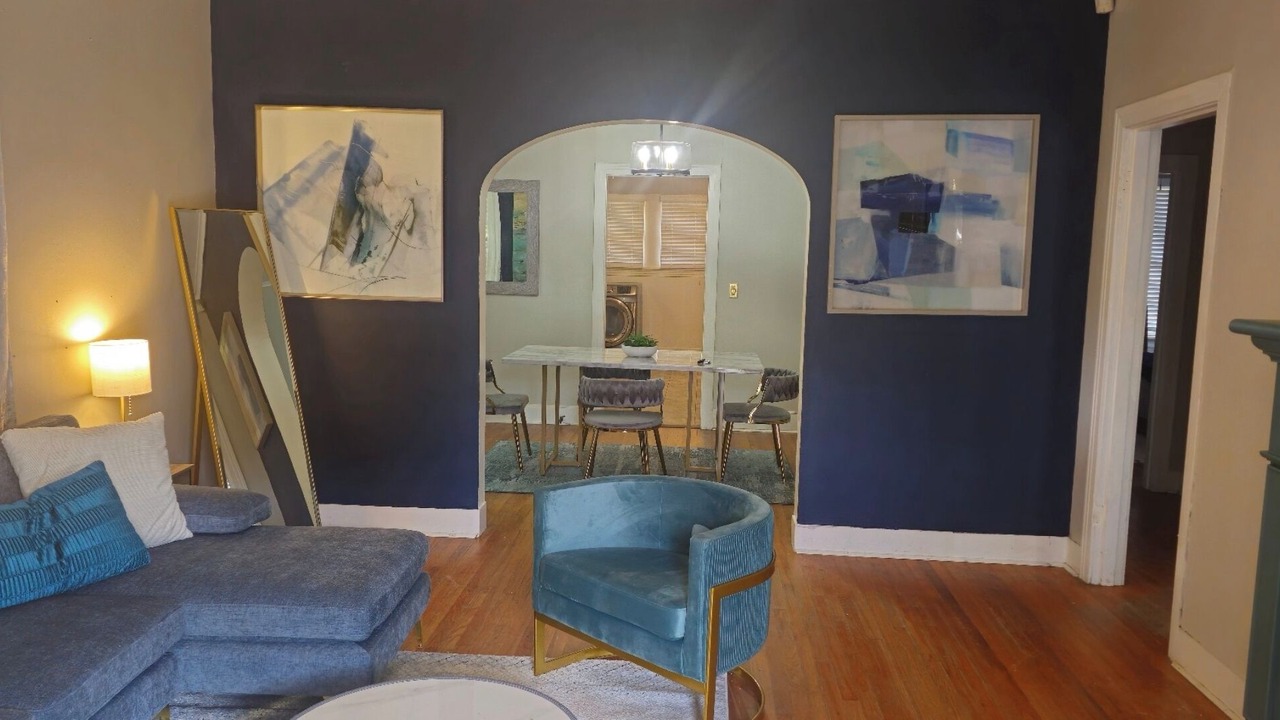 Photo of Livingroom in Highland Historic District