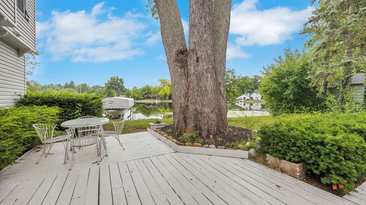 Photo of Patio Balcony in Wolverine Lake