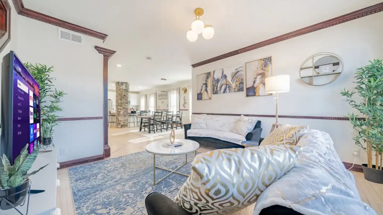 Photo of Livingroom in Brewers Hill