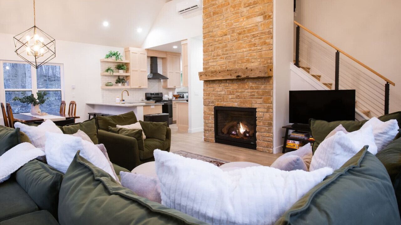Photo of Livingroom in Gills Rock