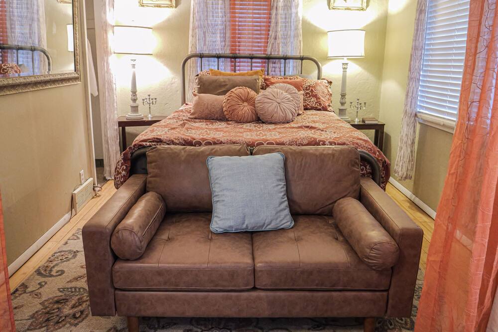 Photo of Bedroom in West Main HIll