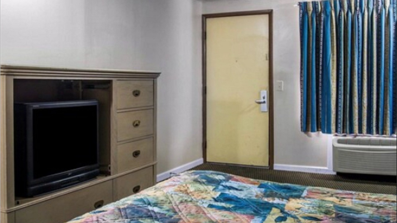 Photo of Bedroom in Battle Creek