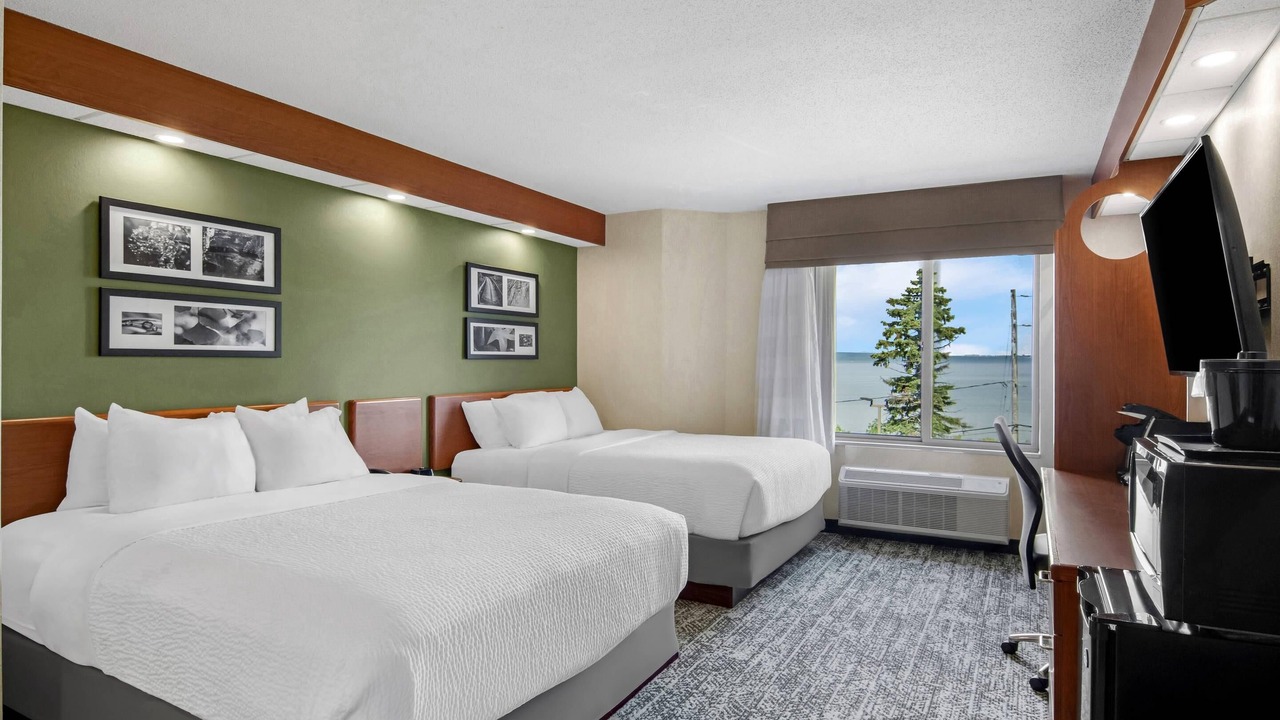 Photo of Bedroom in Acme