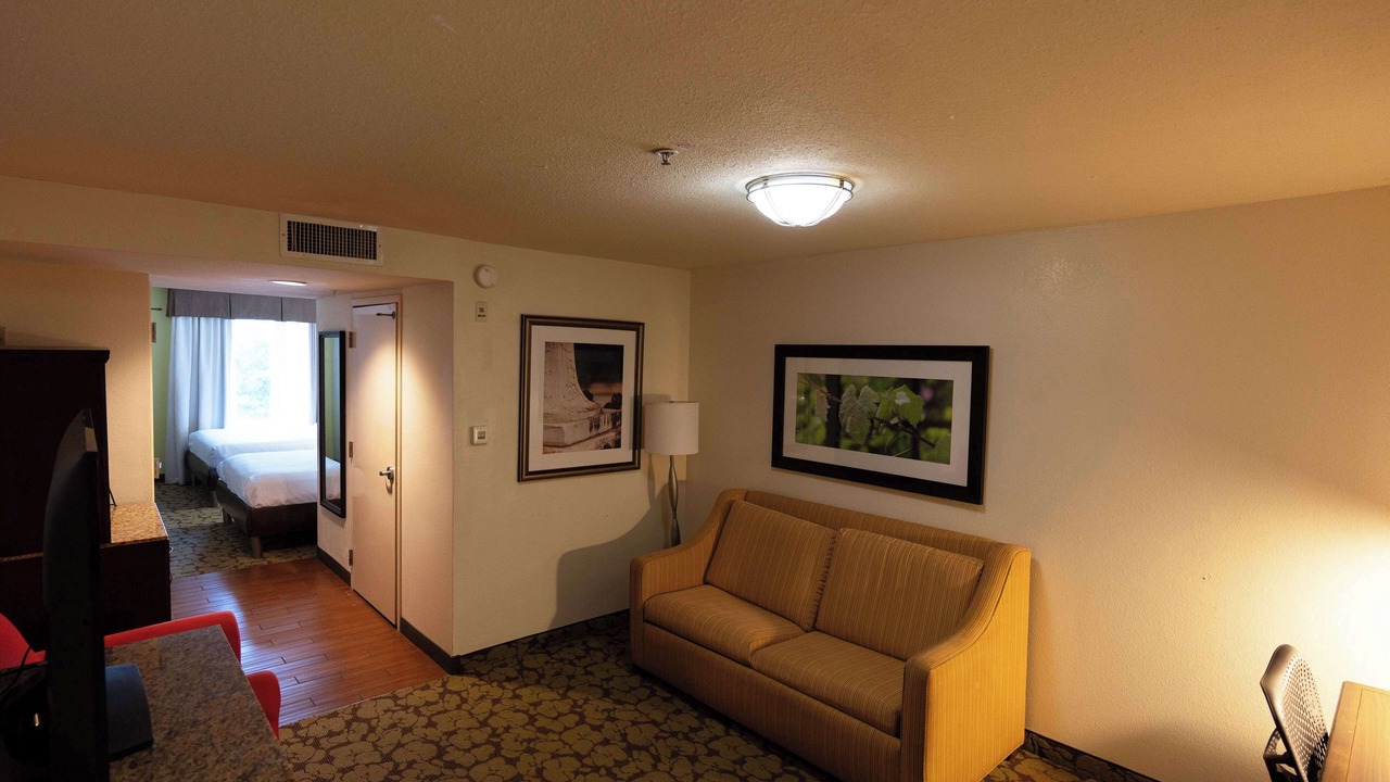 Photo of Bedroom in Kenner - Louis Armstrong International Airport