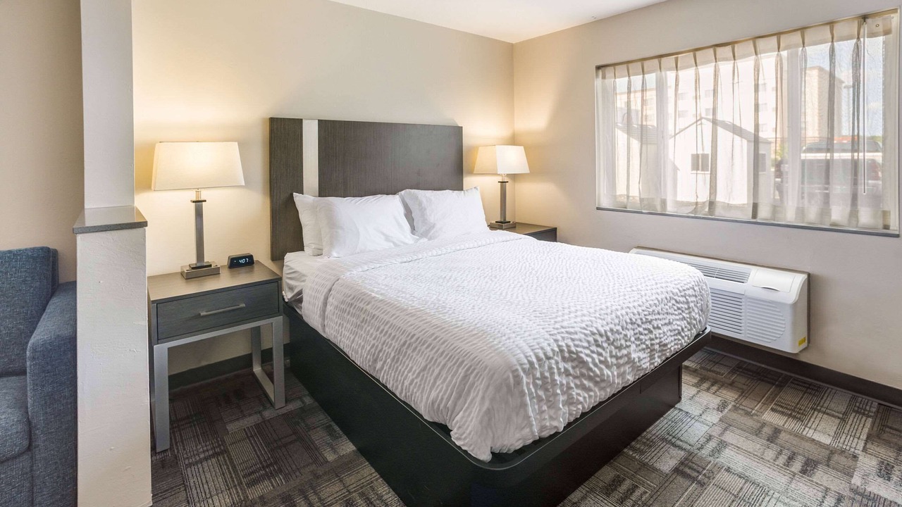 Photo of Bedroom in Ashwaubenon