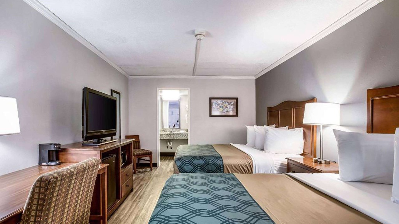 Photo of Livingroom in Canton