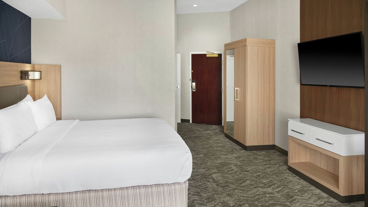 Photo of Bedroom in Lansing
