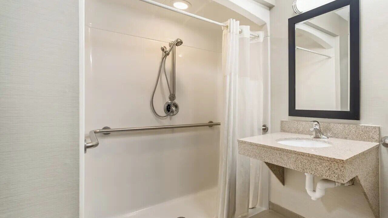 Photo of Bathroom in Effingham