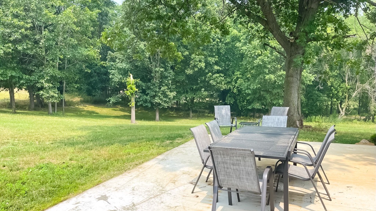 Photo of Outdoor in Grass Lake